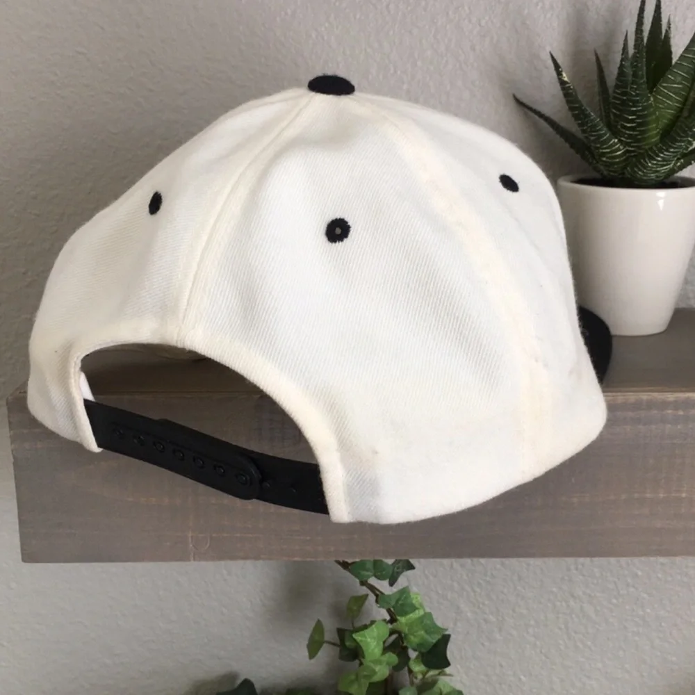 LA Auto Show Logo Merchandise SnapBack Hat - Picture 2 of 6